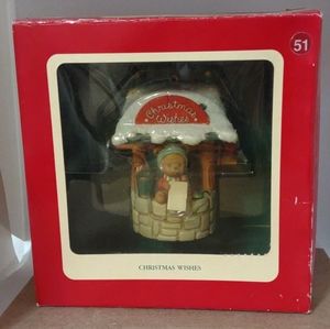 Carlton Heirloom Collection CHRISTMAS WISHES Bear Wishing Well Ornament